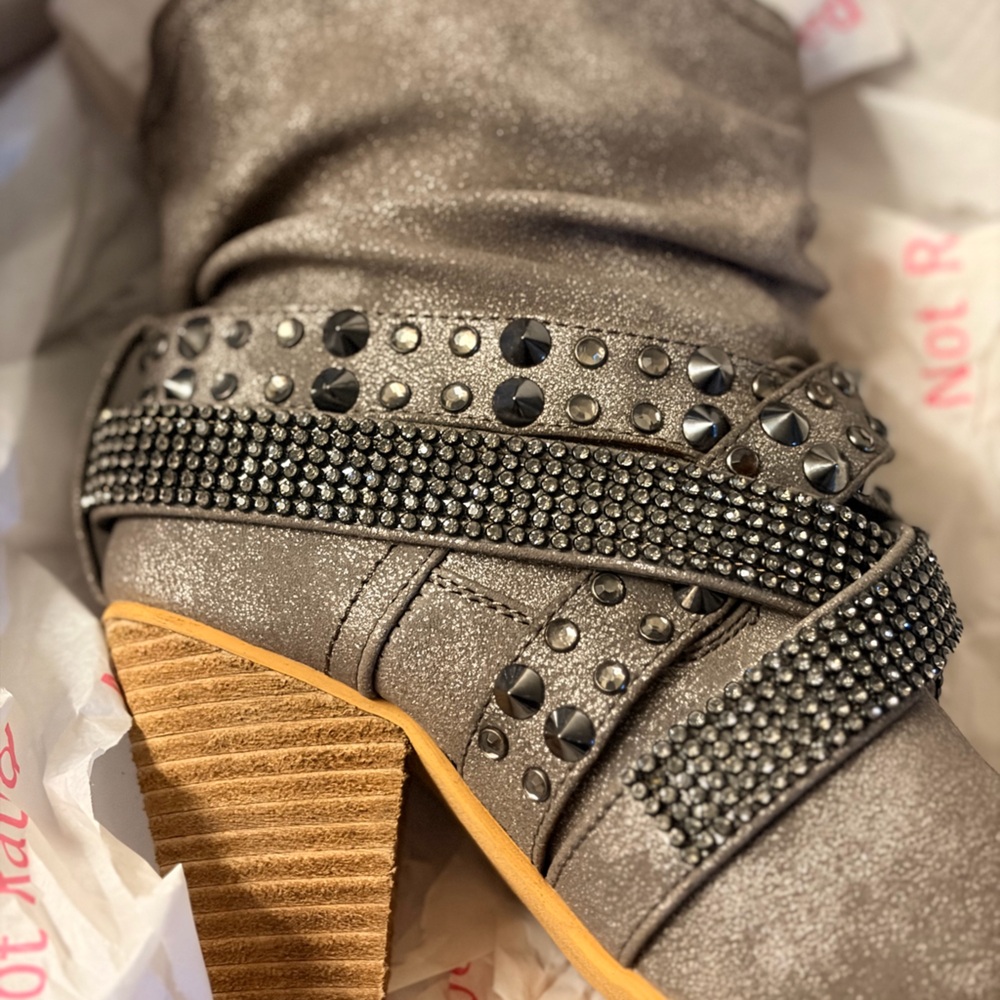 BUCKLE NOT RATED Overload Pewter Sparkle Boots-Size 6 NEW IN BOX! - Picture 3 of 7